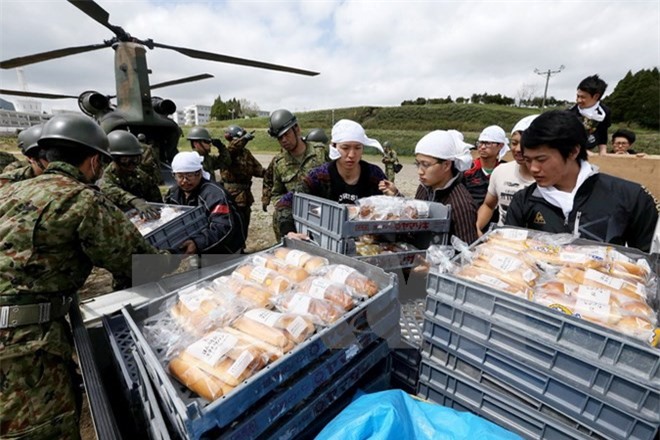 Nhật Bản "bắt tay" phục hồi đất nước sau động đất kinh hoàng