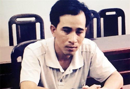 Giả cảnh sát để lừa tình, giết người yêu rồi buộc thi thể lên cây