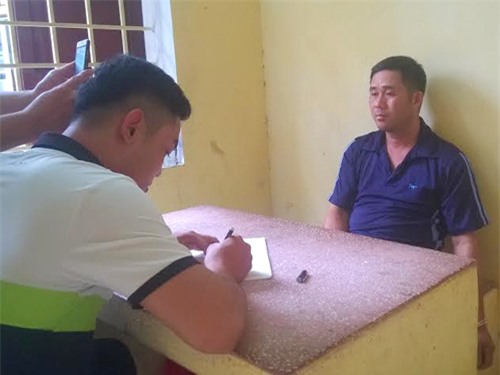 Uất ức vì bị "xin đểu", rút dao chém 2 người thương vong