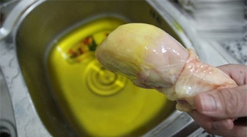 Cách nhận biết gà, vịt ăn chất vàng ô gây ung thư