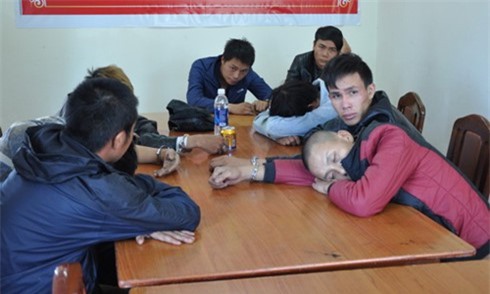 Phá cảnh dàn trận "huyết chiến" của 20 giang hồ cầm hung khí