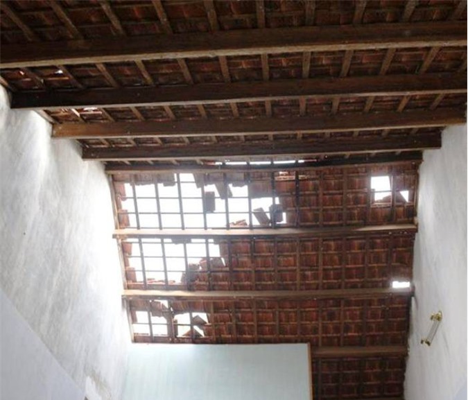 Bình Định: Mưa đá kèm lốc xoáy khiến 75 ngôi nhà bị tốc mái