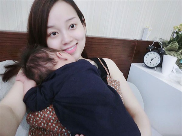 Ly Kute khoe ảnh con trai, giống hệt Mạc Hồng Quân