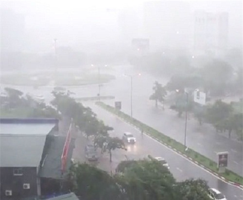 Thời tiết 24/4: Bắc Bộ nắng nóng, đề phòng tố lốc, mưa đá