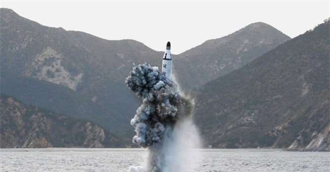 Âm mưu của Kim Jong Un sau vụ bắn thử tên lửa từ tầu ngầm