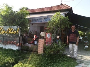 Chủ quán Xin Chào làm gì để được bồi thường?