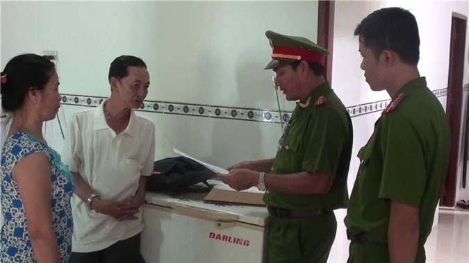 Kinh hoàng chả lụa làm bằng thịt thối và chất gây ung thư