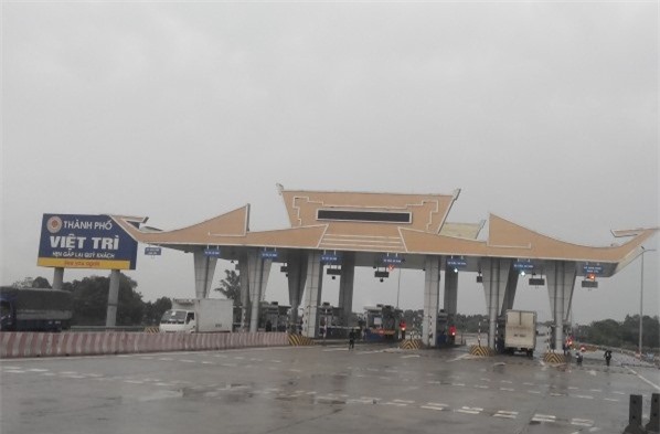 Phạt Công ty BOT cầu Việt Trì vì tự ý đóng trạm thu phí