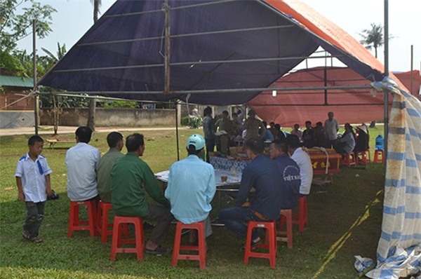 Thanh niên bị côn đồ chém chết khi đang trên đường đi đám cưới về