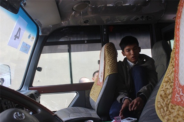 Đà Lạt: Bắt kẻ liều lĩnh đập cửa kính ô tô trộm cắp tài sản