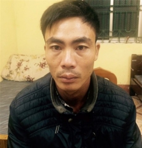 Đón vợ không về, chồng tàn độc tẩm xăng đốt vợ