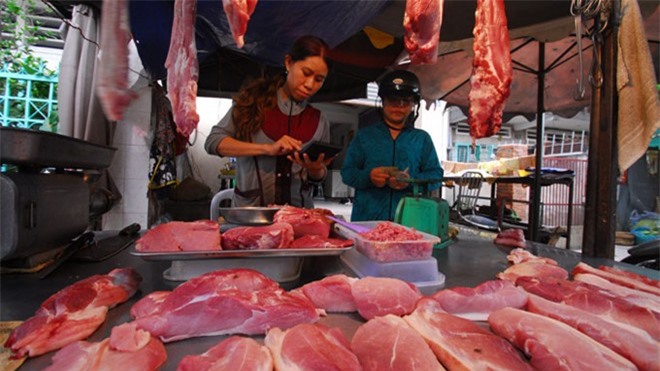 Hà Nội giám sát chặt việc buôn bán gia súc tại chợ Phùng Khoang