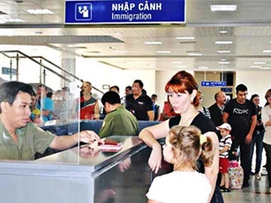 Khách Hồng Kông, Trung Quốc đến Việt Nam tăng vọt