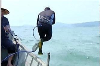 Thợ lặn ở Formosa: Nước đổi màu đục ngầu dưới biển