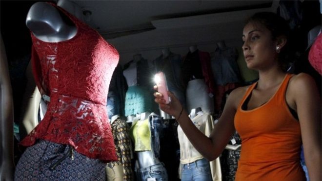 Khủng hoảng năng lượng trầm trọng, Venezuela chỉ làm việc 2 ngày/tuần