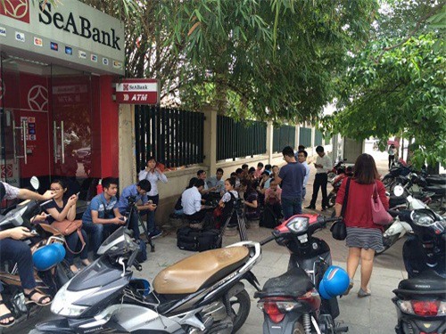 Vụ cá chết hàng loạt tại miền Trung: Các bộ họp kín, nhà báo "hóng tin"