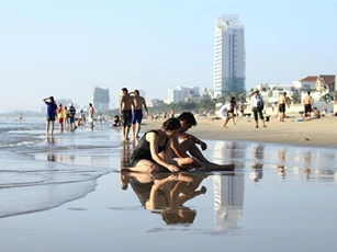 Đà Nẵng khẳng định nước biển không nhiễm độc