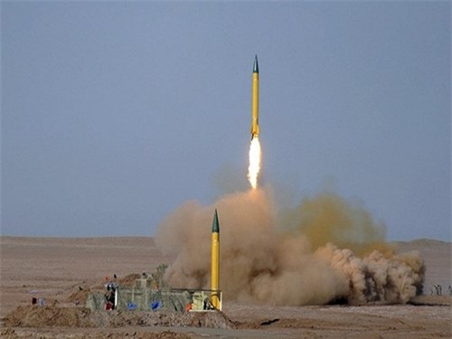 Iran "khoe" khả năng sản xuất tên lửa đạn đạo xuyên lục địa