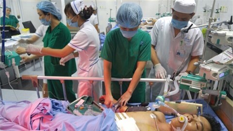 Can ngăn đánh nhau, nam thanh niên 20 tuổi bị đâm thủng tim