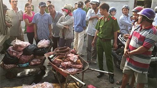 Chặn gần 1 tấn thịt lợn hôi thối, sặc mùi xú ếu tuồn ra thị trường 