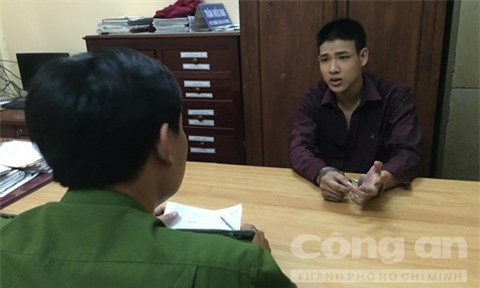 Kẻ cướp taxi bị bắt vẫn "ngủ như chết" tại trụ sở công an