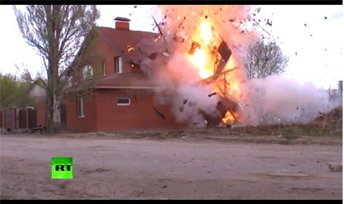 Cảnh sát Nga đột kích, nhà thờ Hồi giáo chứa bom bị nổ tung