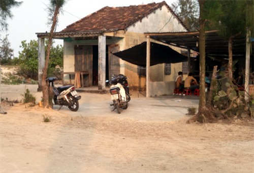 Đâm người khác nguy kịch vì dám "nhìn đểu"