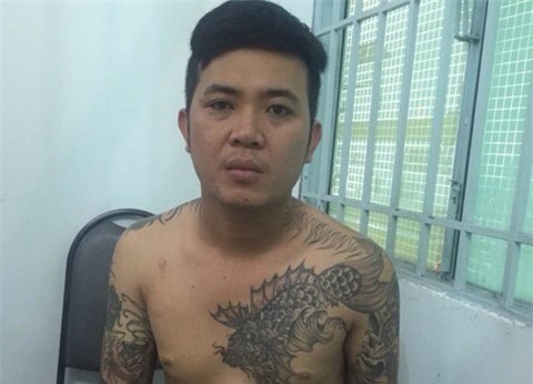 Giang hồ xăm trổ đòi tiền bảo kê quán cà phê bị bắt