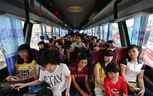 Hơn 60 cuộc gọi, tin nhắn phản ánh... xe nhồi nhét khách