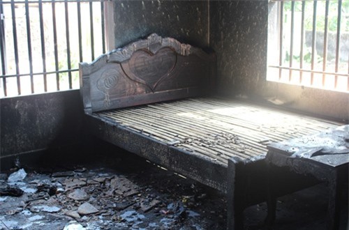 Vụ chết cháy ở Nghệ An: Nghi tự tẩm xăng thiêu cả gia đình