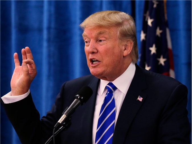 Bị chê "không đủ trình" làm Tổng thống, Donald Trump phản pháo ông Obama