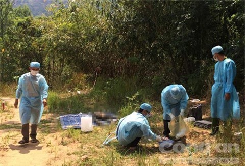 Camera đã ghi lại hình ảnh đôi nam nữ nghi giết tài xế xe ôm