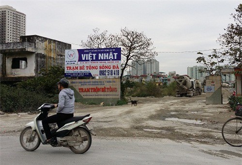 Hà Nội: Người dân xã Thanh Liệt làm nông nghiệp từ “bã” bê tông tươi?