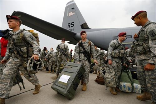 NATO cân nhắc điều 4 tiểu đoàn "chống" Nga