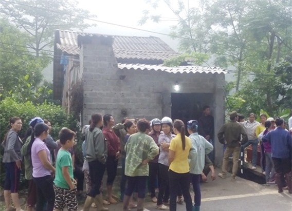 Vợ chết trong nhà nghi bị siết cổ, chồng mất tích