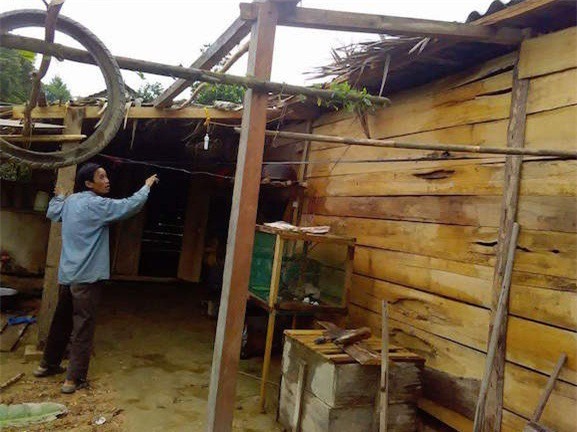 Hà Tĩnh: Mưa đá kèm lốc xoáy làm tốc mái hàng nghìn ngôi nhà