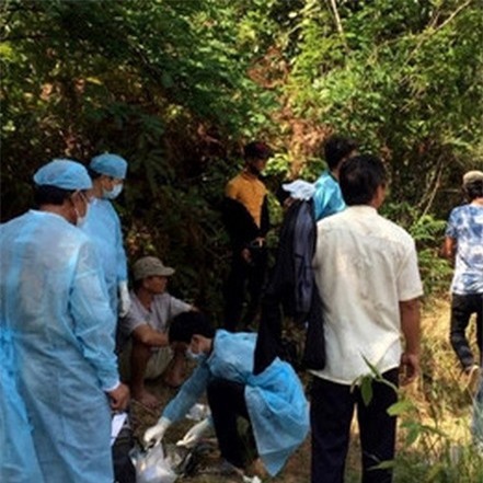 Đôi tình nhân trẻ giết tài xế xe ôm lấy tiền đi chơi 