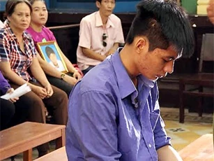 Gã trai đâm chết 2 người vì bênh bạn gái lĩnh án tử