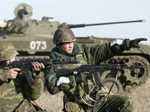 NATO điều 4000 quân sát biên giới, Nga triển khai 3 sư đoàn ứng phó