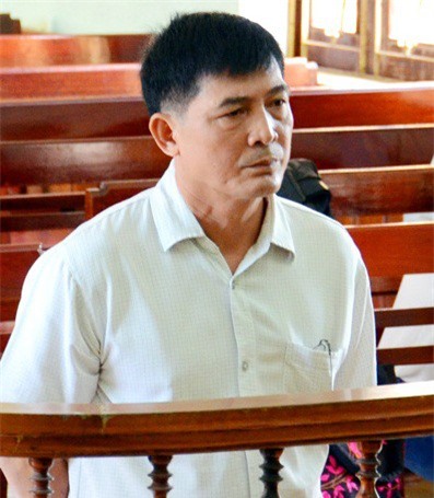 Nguyên viện trưởng VKS lái ôtô tông 8 người hối hận tại tòa