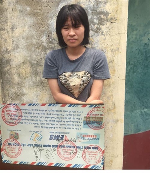 Cô gái đột nhập vào nhà hàng xóm trộm 1,2 cây vàng