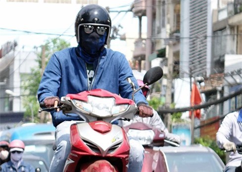 Nắng nóng kinh hoàng, người Sài Gòn lo sợ bị ung thư da