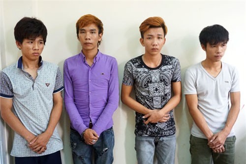 Nhóm thanh niên hẹn giao hàng, dàn cảnh cướp 17 điện thoại đắt tiền