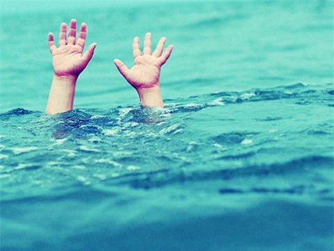 Con trai song sinh của Chủ tịch MTTQ xã tử vong vì đuối nước