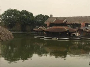 Nhà hàng Nắng sông Hồng tồn tại "bất chấp" vi phạm luật do có “ô che”?