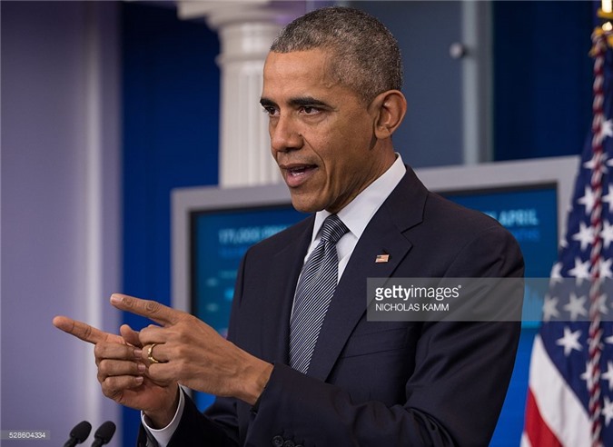 Obama cảnh báo Trump: Bầu cử không phải là trò giải trí