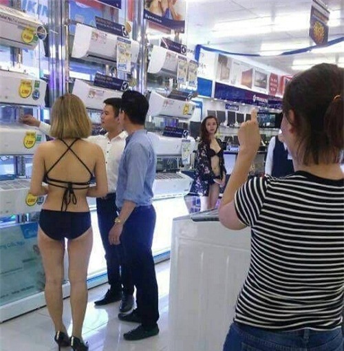 Vụ "chân dài" mặc bikini tiếp thị: Trần Anh bị phạt 40 triệu đồng