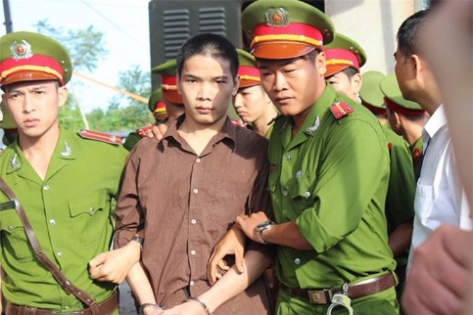 Thảm sát ở Bình Phước: Vũ Văn Tiến muốn duy nhất một Luật sư bào chữa