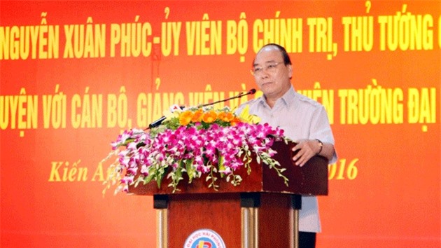 Thủ tướng Nguyễn Xuân Phúc: Giáo dục là quốc sách hàng đầu