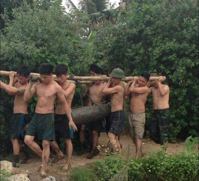 Hải Phòng: Phát hiện 4 quả bom nặng gần 1 tấn dưới đáy ao